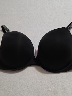 VICTORIAS SECRET BRA